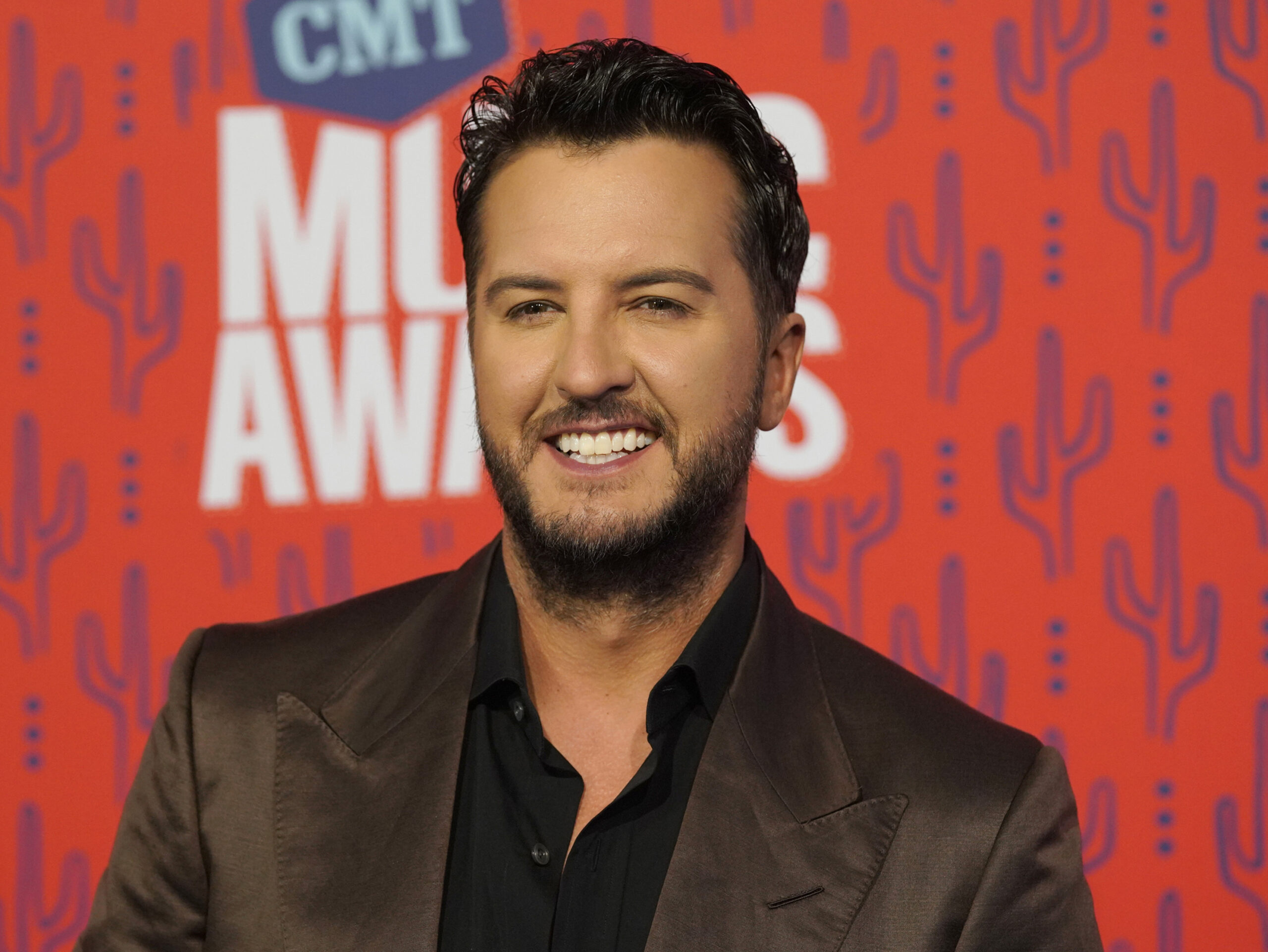 luke bryan farm tour eyota cancelled