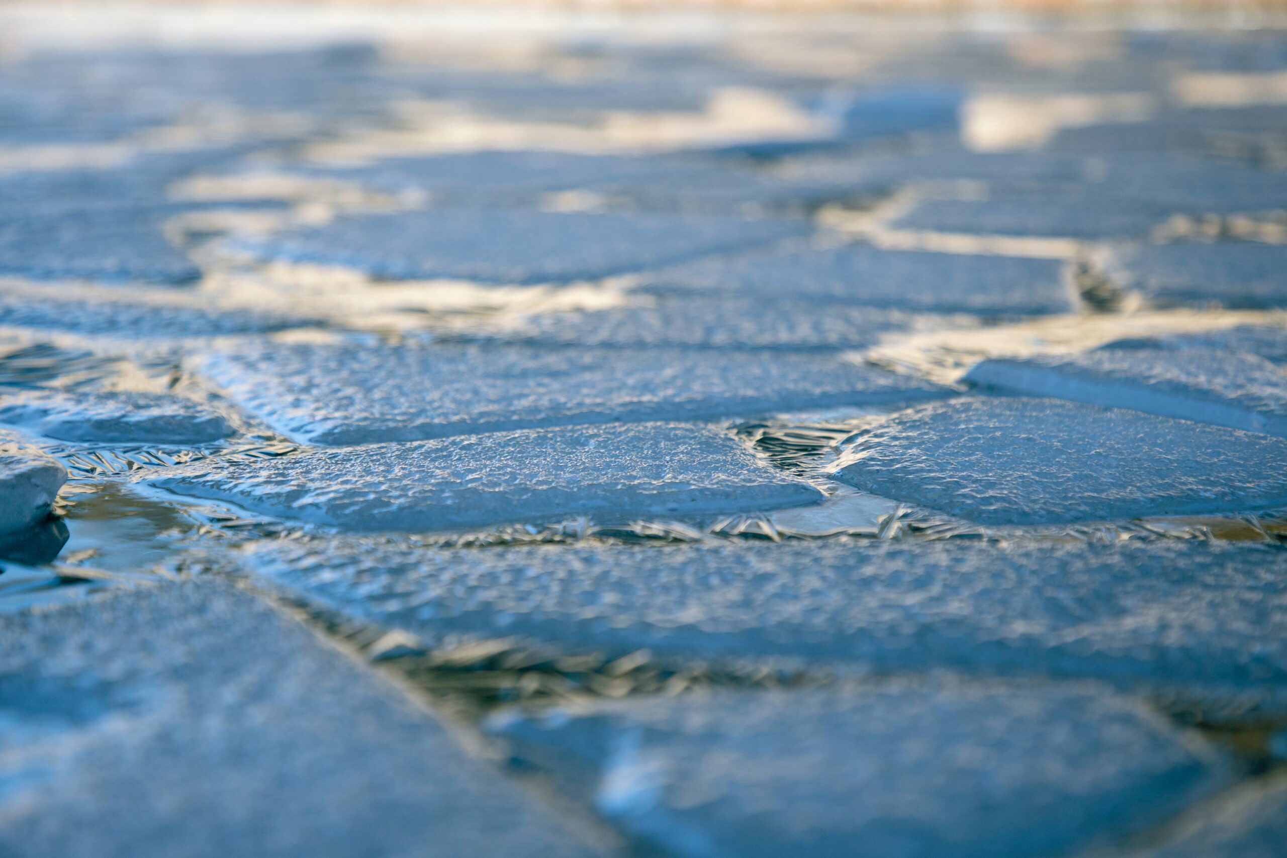 Woman Drives Car Onto Frozen River, Takes Selfies As the Car Sinks - KQ98