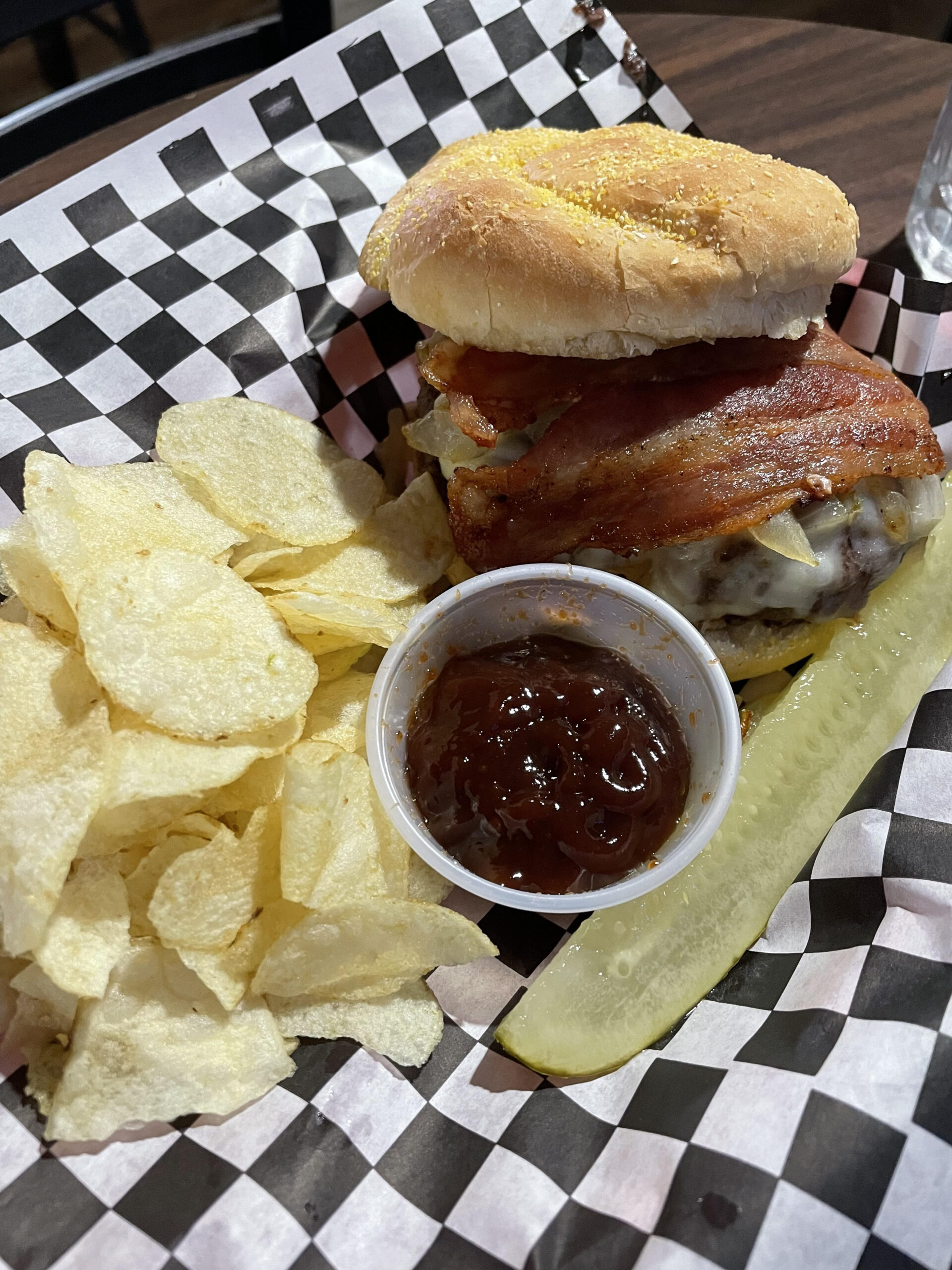 Small Town Eats Black Oak Grill & Saloon in Holmen KQ98